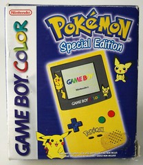 2001 NINTENDO GAME BOY COLOR POKEMON SPECIAL EDITION CONSOLE OLD STORE FIND !