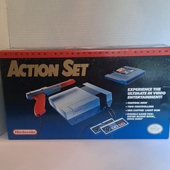 Nintendo NES Action Set NES-001 NTSC-U/C w Zapper SMB/Duck Hunt In Box