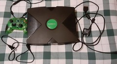 Microsoft Xbox Console with Controller & Cables (Struggles to Read Discs)