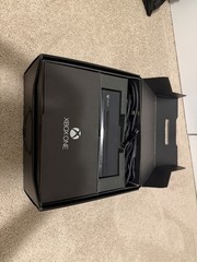Xbox One Day One Edition 500GB w/ Kinect v2 COMPLETE IN BOX + Manuals