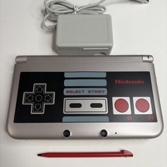 Nintendo 3DS XL Retro Silver Edition NES Controller W Charger Stylus US Model