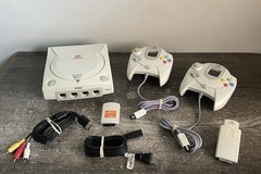 Works But Read – Sega Dreamcast Console Bundle With 2 OEM Controller & Cords