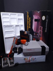 Nintendo Nes Action Set Entertainment System w Game/BOX NES-001