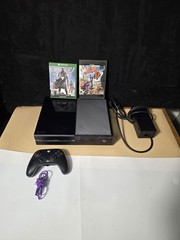 Xbox One 500GB Console Bundle – Works Perfectly – Controller & 2 Games Included