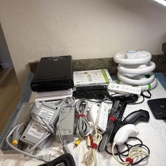 Nintendo Wii 2 RVL-001 (USA) & SUP 101(02) WHIT GAMES REMOTS UNTESTED FOR PARTS