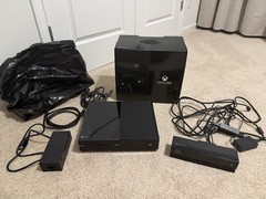 Xbox One Day One Edition 500GB w/ Kinect v2 COMPLETE IN BOX + Manuals