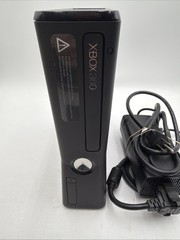 Microsoft Xbox 360 S Slim 4GB 1439 Console Bundle Controller Cable