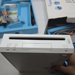 Nintendo Wii Console White RVL-001 Console System Bundle