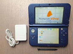 New Nintendo 3DS XL Metallic Blue Charger + 32GB SD Card | Region Free TOP IPS