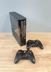 Microsoft Xbox 360 E Model 1538 4 GB Console & Two Controllers – NO POWER CORD