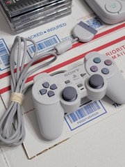 Sony Playstation 1 PS One (SCPH-101) Slim PS1 Bundle w/ 4 Games ** TESTED **