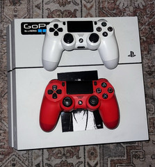 Sony PlayStation 4 Console Wi-Fi HDMI USB-A with White and Red Controllers