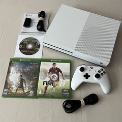 Microsoft Xbox One S Console Bundle 1TB White w/ Batt Pack Controller & 3 Games