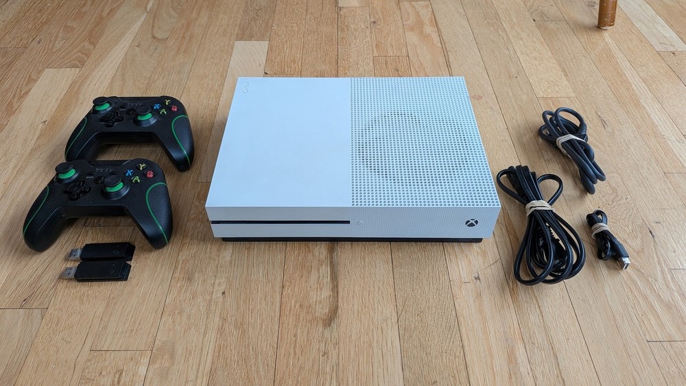 Microsoft Xbox One S 2 TB Console – White COMPLETE model 1681