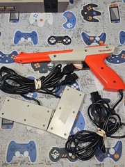 Nintendo NES PACKAGE DEAL GAMES, 2 CONTROLLERS, POWER CORD, A/V, 4 GAMES TESTED