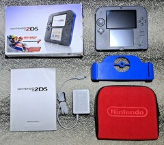 SALE Nintendo 2DS Blue & Black Handheld Video Game Console Bundle CIB – READ