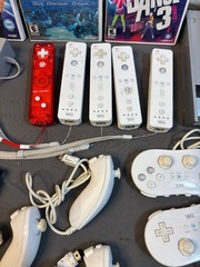 Bundle NINTENDO Wii video game system 10 games Controllers EXTRAS