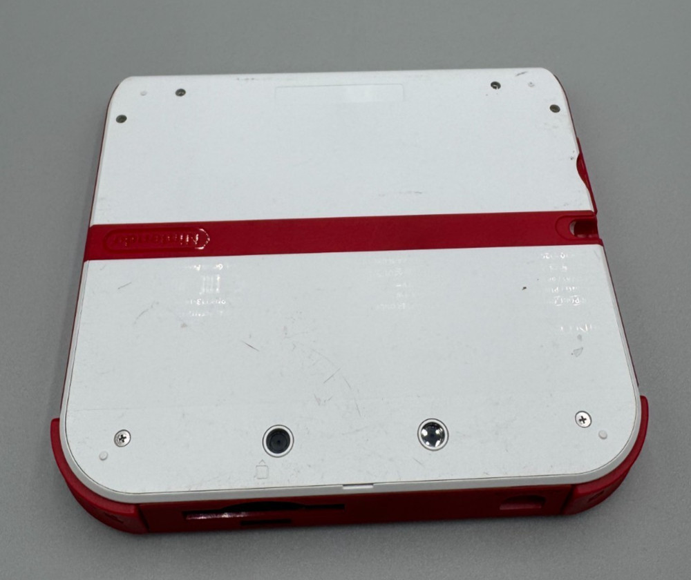 Nintendo 2DS FTR-001 1GB Handheld Game Console ONLY NO Stylus White/Red Fair