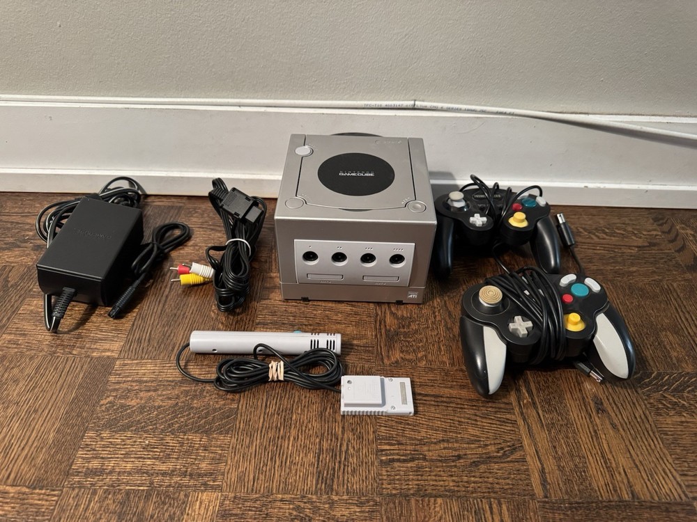 Nintendo GameCube Silver Platinum Console 2001 DOL-001 (USA) Bundle – Tested