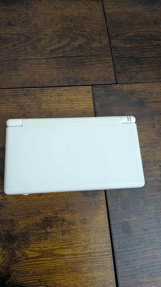 Nintendo DS Lite Polar White, Handheld Gaming System, USG-001 Tested + stylus