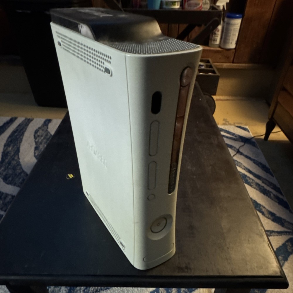 Microsoft Xbox 360 White Home Console 120GB HDD NTSC-U/C (US/Canada) 1080p