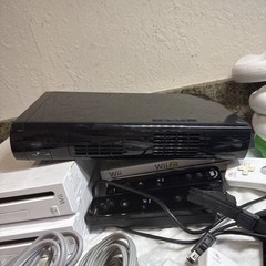 Nintendo Wii 2 RVL-001 (USA) & SUP 101(02) WHIT GAMES REMOTS UNTESTED FOR PARTS