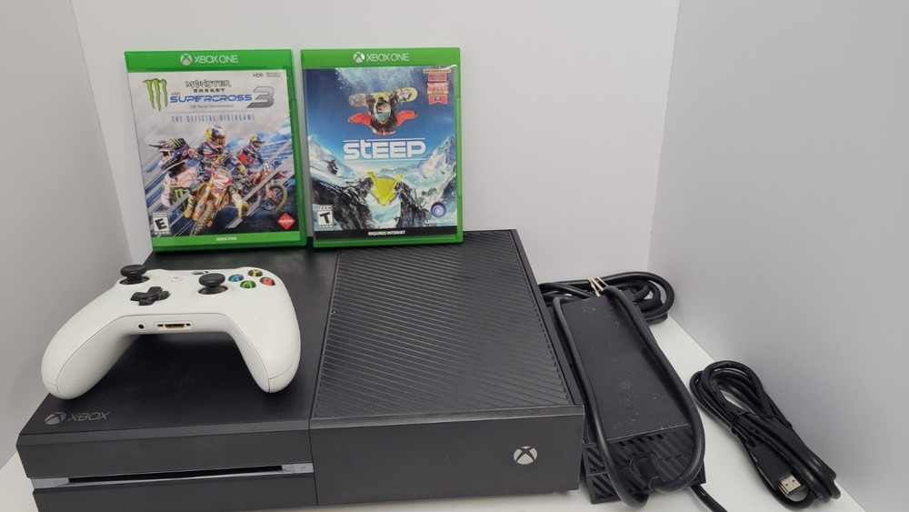Xbox One Bundle + 2 Games + Controller – 500GB console TESTED