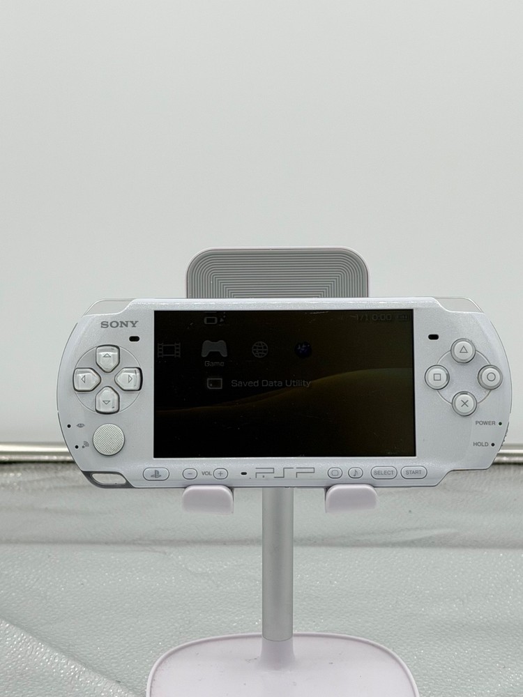 Sony PSP 2000 Launch Edition 64MB Ceramic White Handheld System