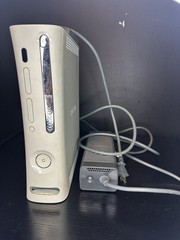 Microsoft Xbox 360 White 60GB HDD, Composite RCA, Power Supply NO CONTROLLER
