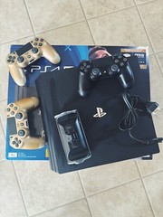 PS4 Pro Black Model, 3 Remotes, Console Stand Remote charger EU Plug Ship UPS