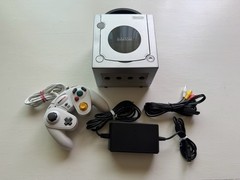Nintendo GameCube Console Silver Bundle
